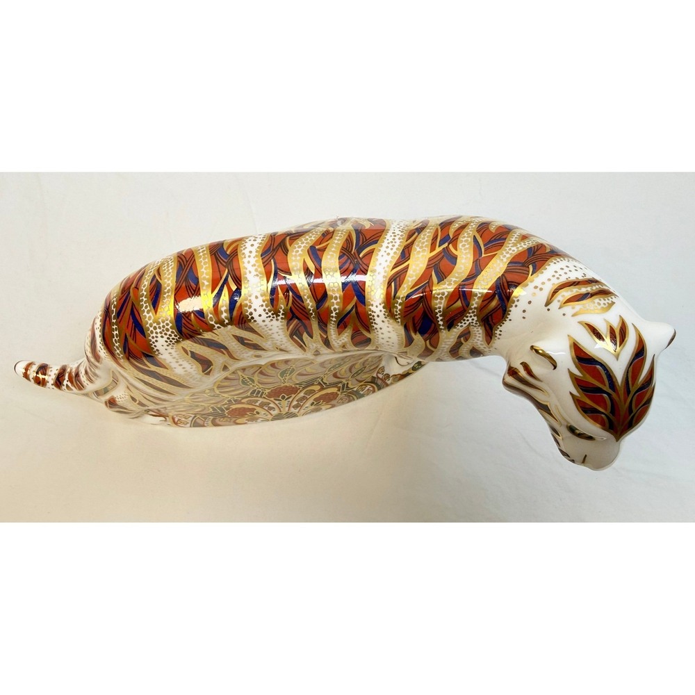 Royal Crown Derby Bengal Tiger Figurine Paperweight Gold Imari Porcelain 1994 - Picture 6 of 8